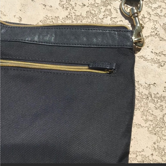 SONDRA ROBERTS Black Nylon Crossbody Purse With Gold Trim & Detachable Strap - Picture 3 of 8
